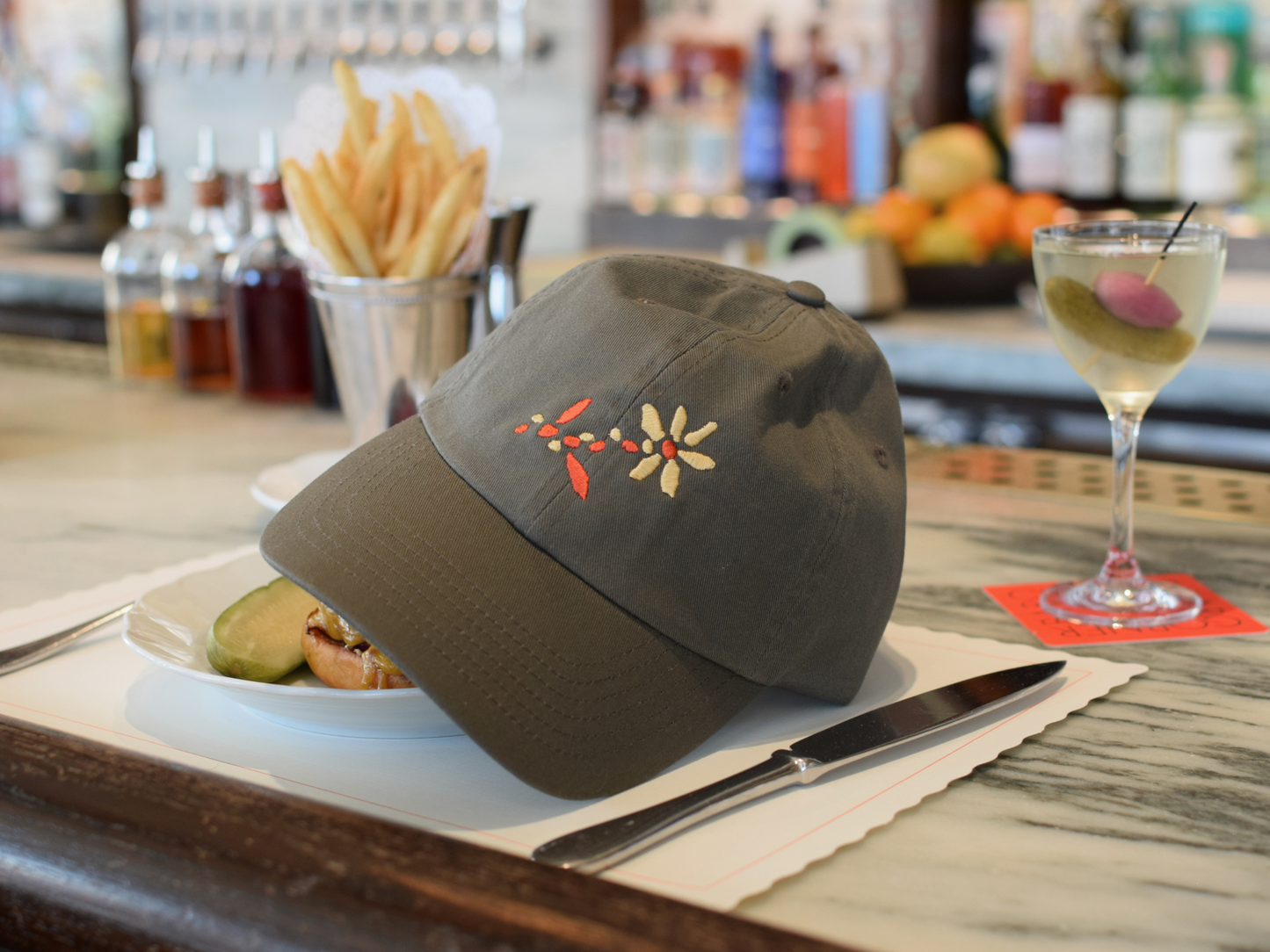 CORNER BAR COTTON BALL CAP