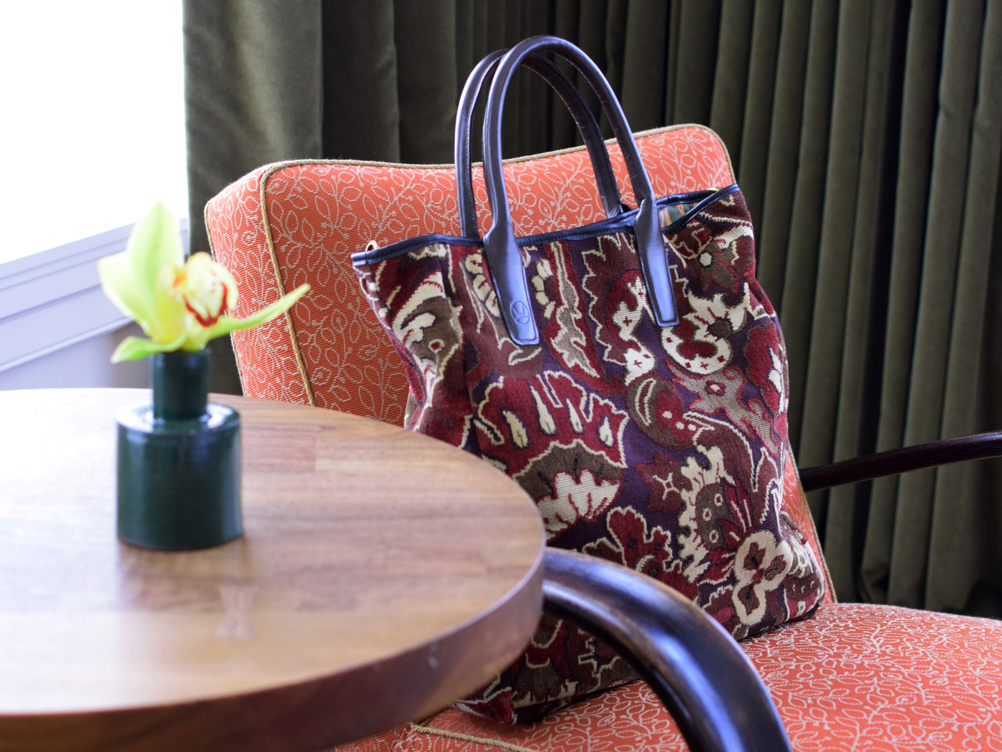 SWAN MEDIUM TOTE BAG - PLUM